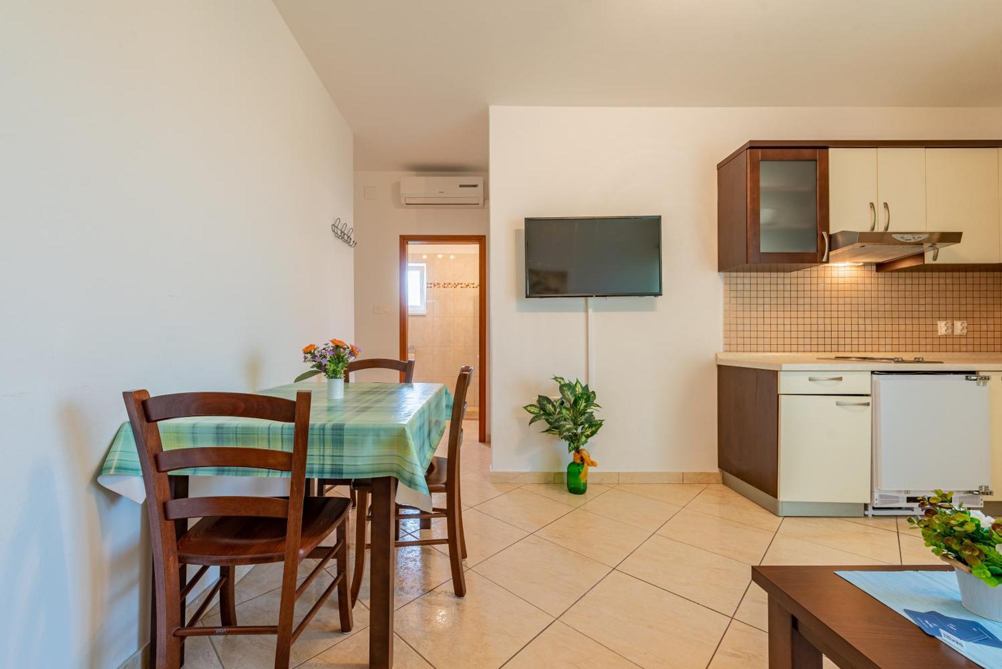 Haus Toni Apartment Razanac Exterior photo