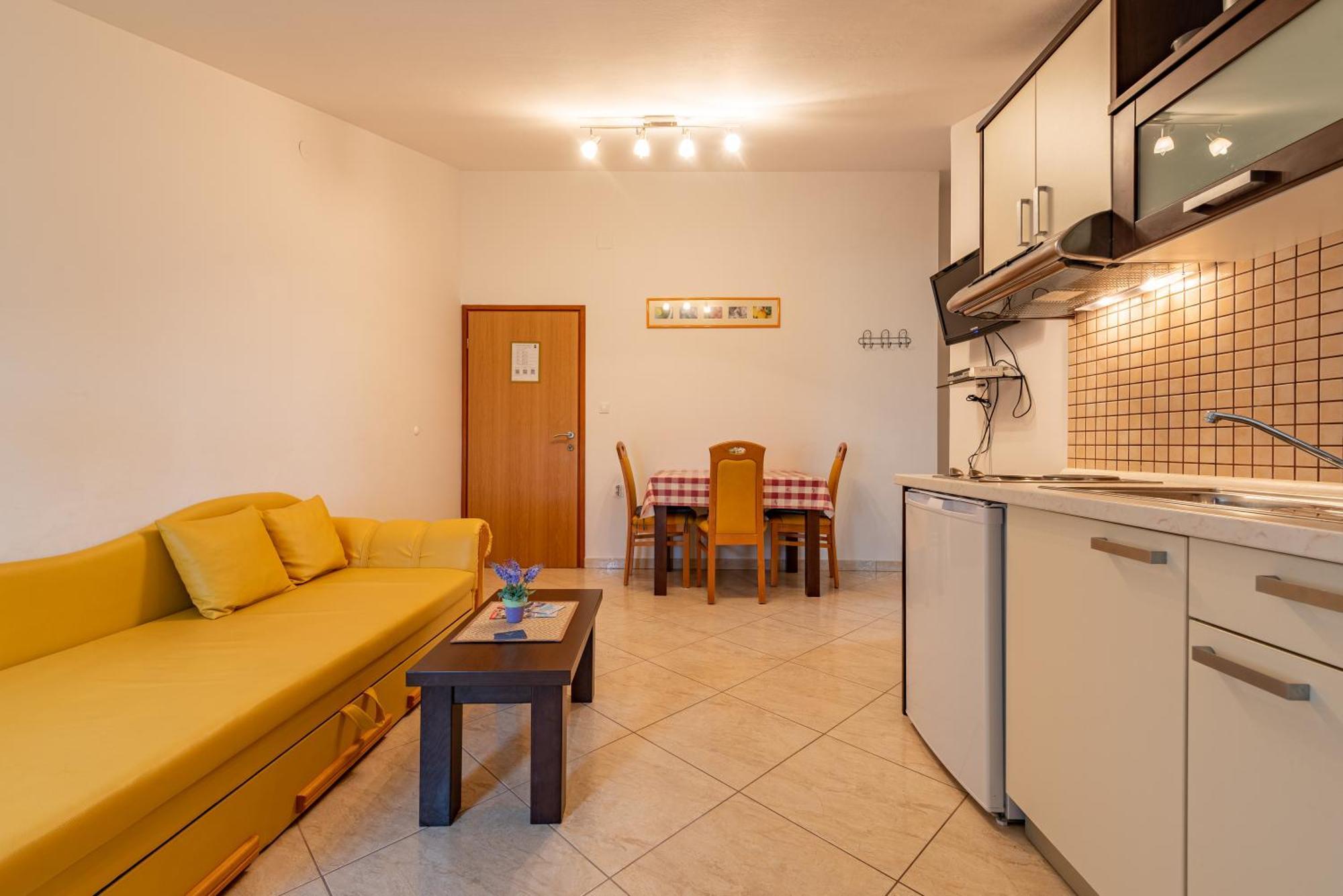 Haus Toni Apartment Razanac Exterior photo