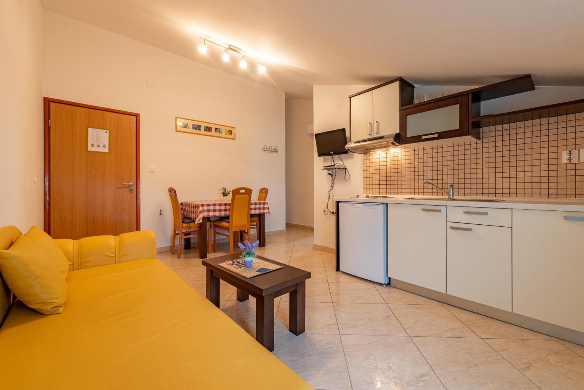 Haus Toni Apartment Razanac Exterior photo