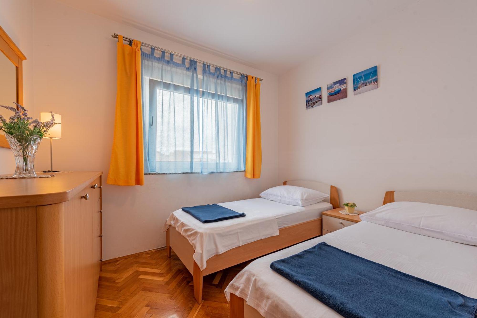 Haus Toni Apartment Razanac Exterior photo